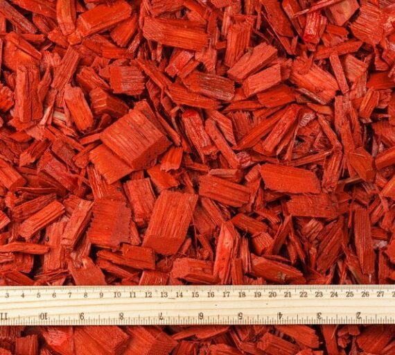 Värviline puitlaastumultš (punane) 20mm – 40mm