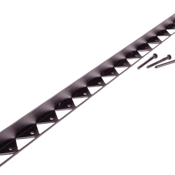 Kruusa- ja sissesõidutee ääris